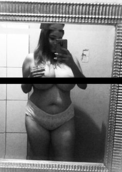 Gordita tetona se dedea la conchita gordita 9