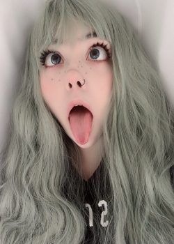 Jovencita otaku se graba turbandose la conchita rosadita 12