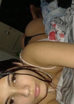 Le gusta que le metan dedo mientras la cogen 4