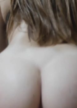 Pendeja culona dando ricos sentones 11