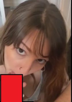 Grabe a mi novia mientras me la chupaba, le cumee toda la cara 14