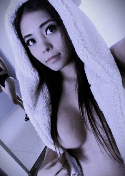 Tetona se graba moviendo el culazo 8