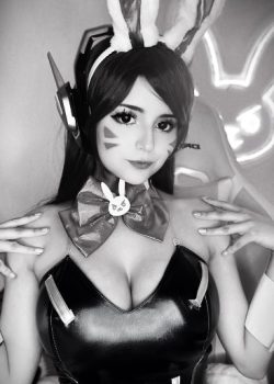 Nudes de cosplayer tetona mostrandolas 8