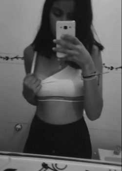Flaquita venezolana le manda nudes a su chamo 2