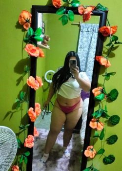 Gordita culoan se graba abriendo las piernas 5