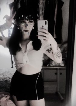 Flaquita blanquita tatuada es cogida por un negro 10