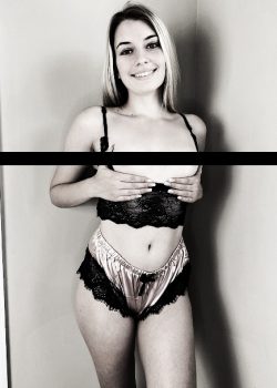 Rubia de ricas tetis nos muestra la conchita rosadita 5
