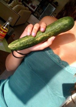 Un putita + un pepino, ya saben que va a pasar... 1