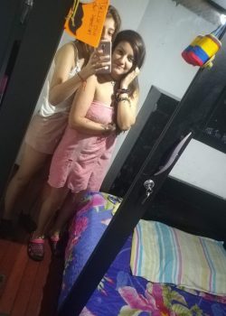 La mejor amiga le filtro su pack de nudes 12