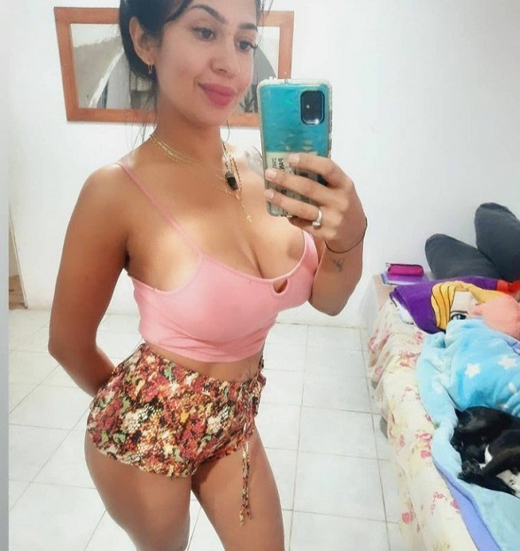 Tetona culona se abre de nalgas 10