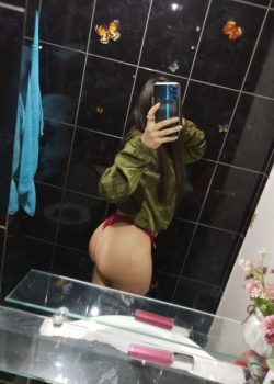 Cogimos en el baño de su mejor amiga 8
