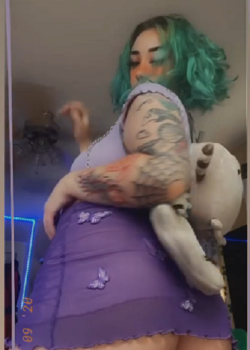 Culona de instagram se graba jugando con su vibrador 5