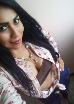 La morena compa de la uni que tengo me manda nudes 3