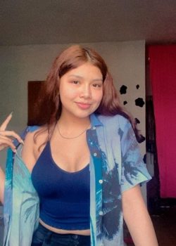 Morenita tetona se graba moviendo el culazo 10