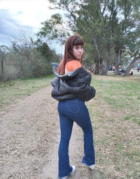 Peliroja putita cogiendo duro 10