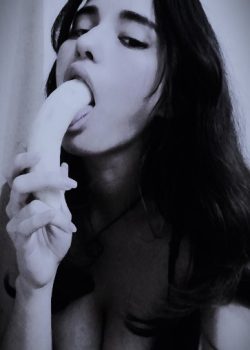 Flaquita tetona caliente se cambia la banana por la del negro 7