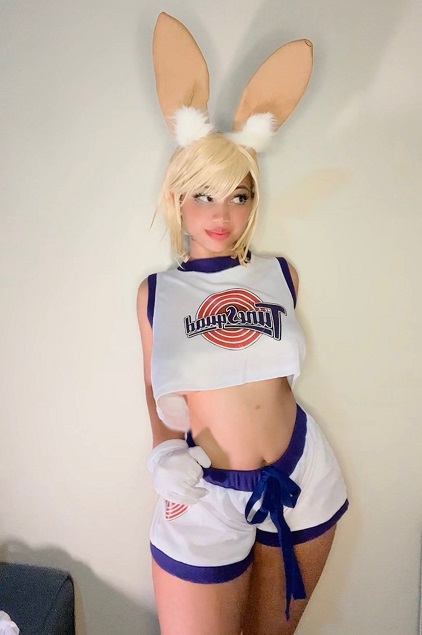 Lola Bunny es cogida por por atras 10