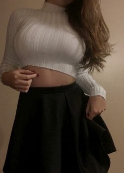 Que culo sabroso tiene esta universitaria tetona 13