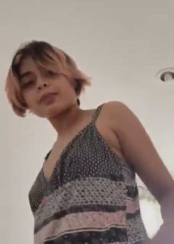 Recien egresada se desnuda para la banda 7
