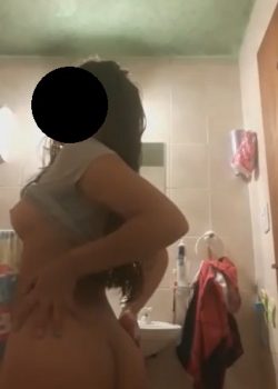 Morrita luego de bañarse, sale para coger bien duro 11