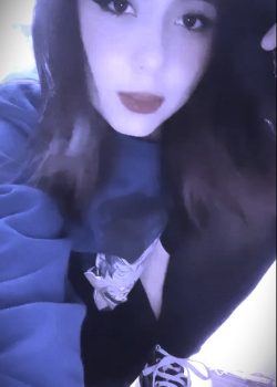 Jovencita baila sexy para fans y termina turbandose 14