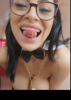 Tetona colombiana mamando bien rico 2