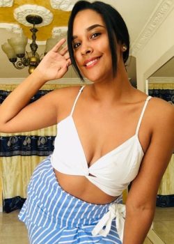 Morenita es grabada en secreto cogiendo en motel 4