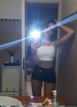 Rubia tetona siendo cogida de costadito 12