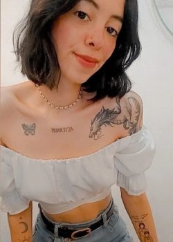 Hermosa suicidegirl se turba la conchita apretadita 10