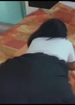 Colegiala XXX es cogida luego de clases en motel 13