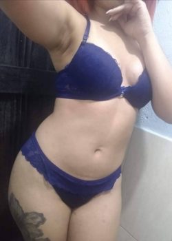 Blanquita de ricas tetis se turba en el baño 7