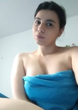 Jovencita se turba la pushita recien levantada de dormir la siesta 8