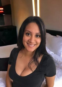 Morenita tetona es filtrada cogiendo en motel 3